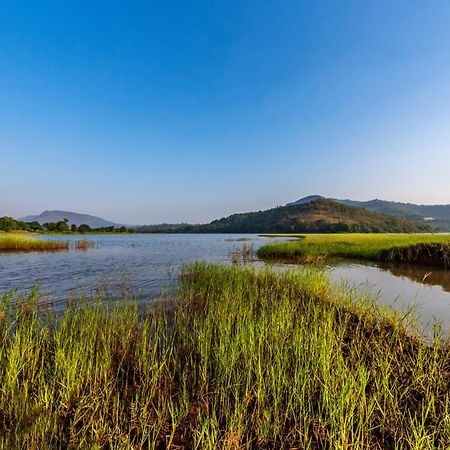 Saffronstays Lakeview Nivara - Farm Stay Villa With Private Pool Near Pune Ngoại thất bức ảnh