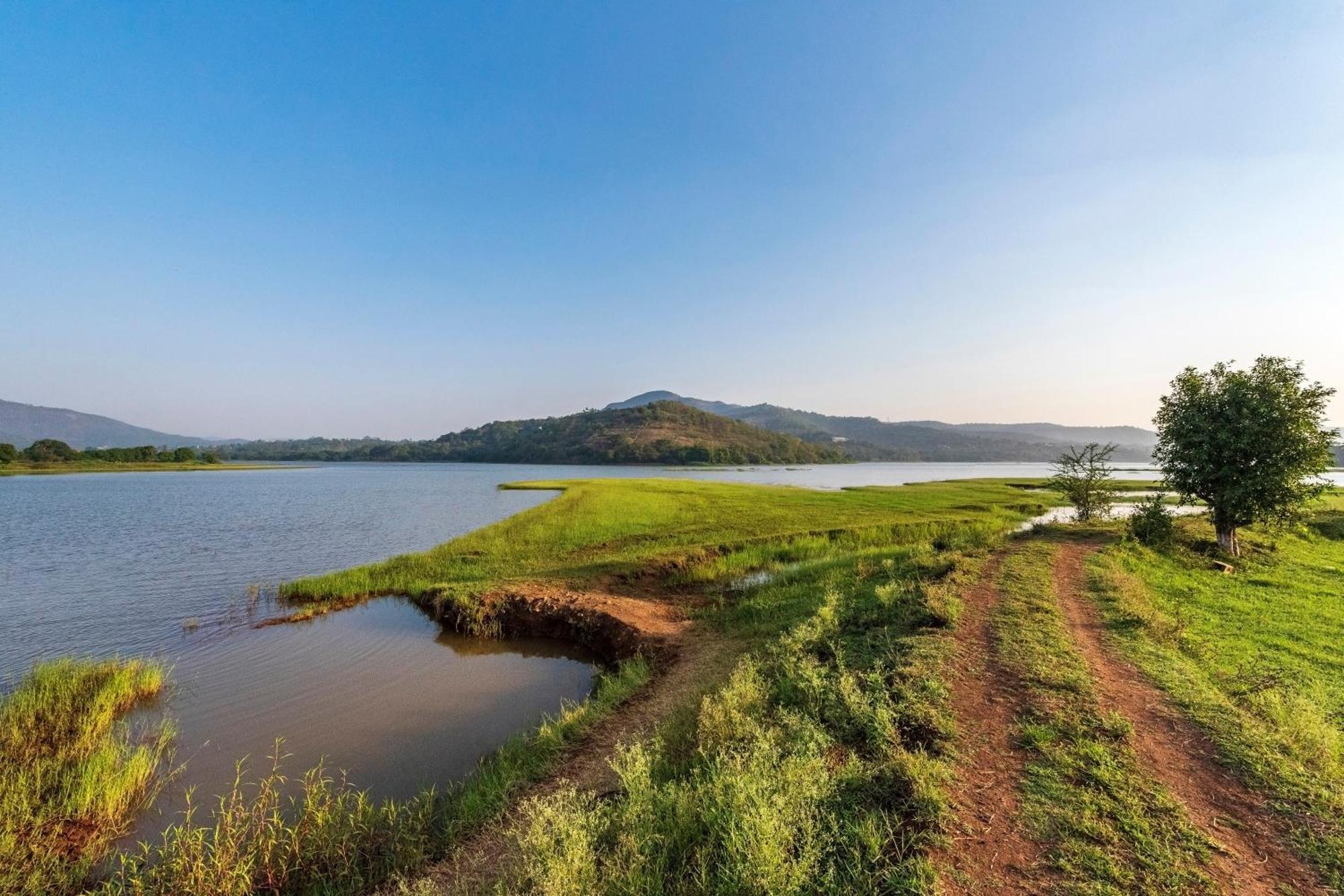 Saffronstays Lakeview Nivara - Farm Stay Villa With Private Pool Near Pune Ngoại thất bức ảnh
