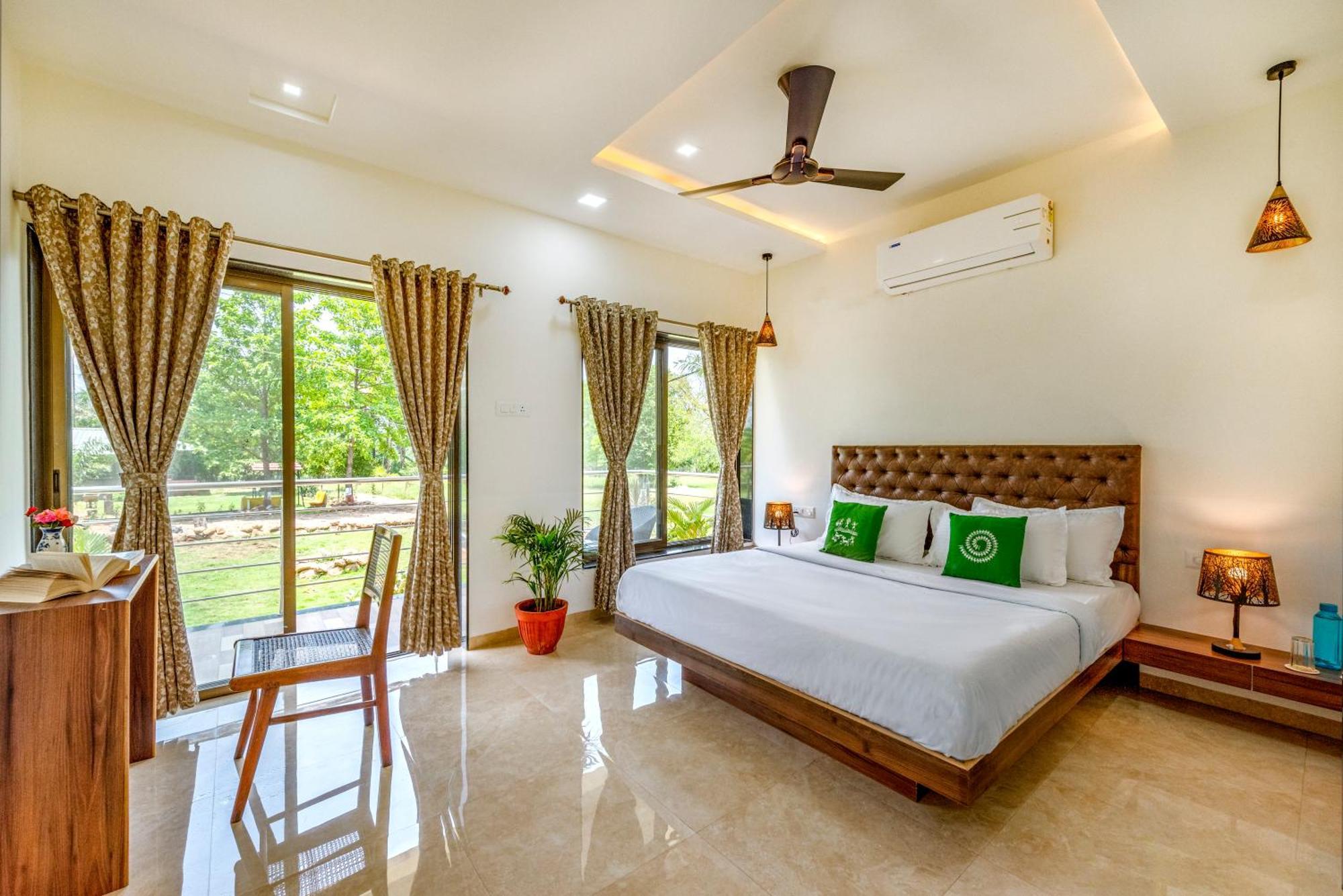 Saffronstays Lakeview Nivara - Farm Stay Villa With Private Pool Near Pune Ngoại thất bức ảnh